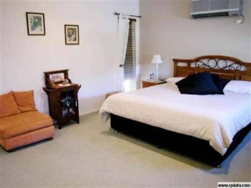 137 Mooroondu Road, Thorneside QLD 4158