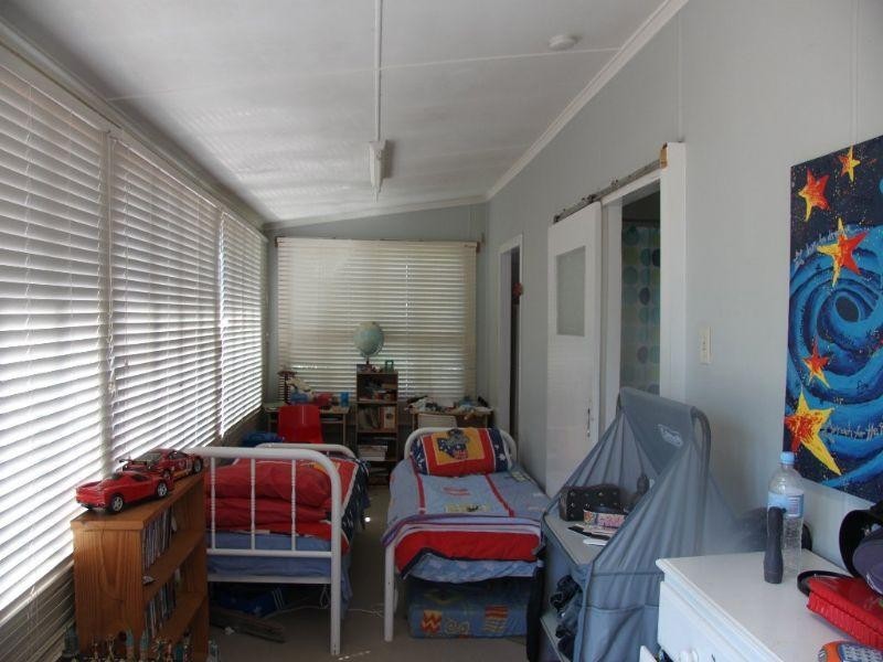 10 Crown Street, Wynnum QLD 4178