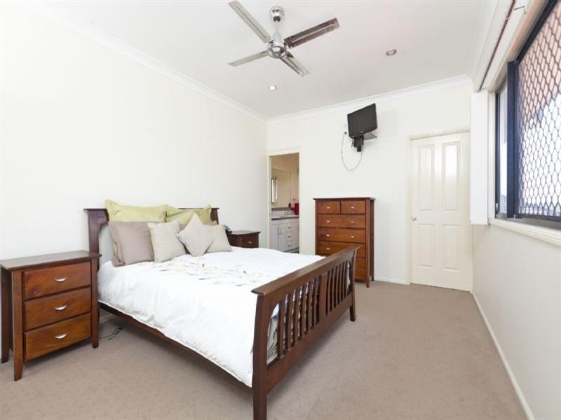 7 Summit Place, Wynnum West QLD 4178