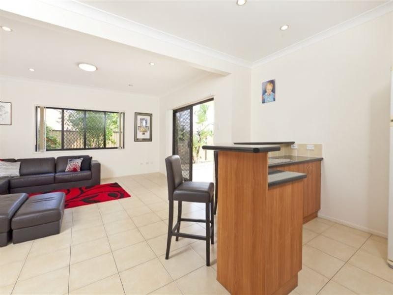 7 Summit Place, Wynnum West QLD 4178