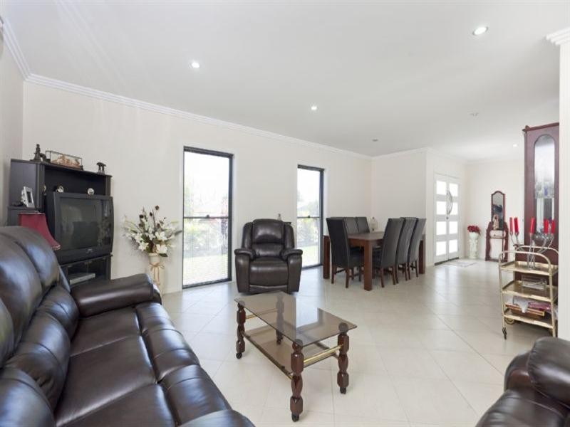 54 Seabreeze Road, Manly West QLD 4179