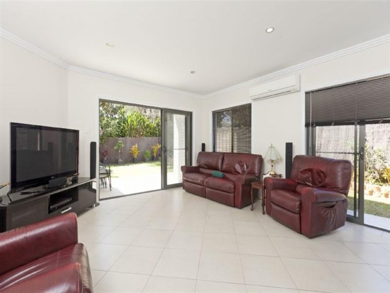 54 Seabreeze Road, Manly West QLD 4179