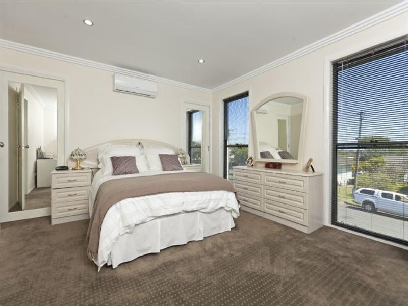 54 Seabreeze Road, Manly West QLD 4179