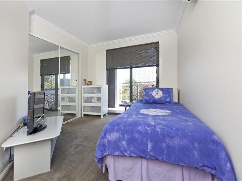 54 Seabreeze Road, Manly West QLD 4179