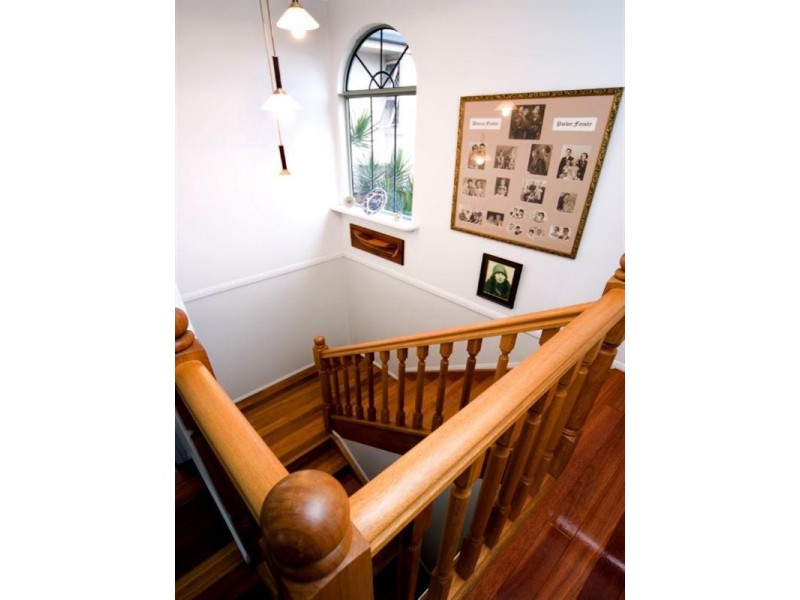 20 Stewart Parade, Manly QLD 4179