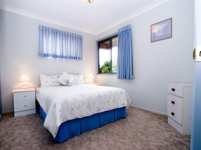 20 Stewart Parade, Manly QLD 4179