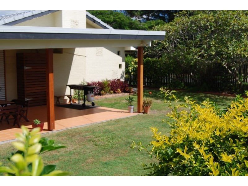 8 Glenshiel Street, Wynnum QLD 4178