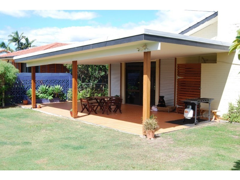 8 Glenshiel Street, Wynnum QLD 4178