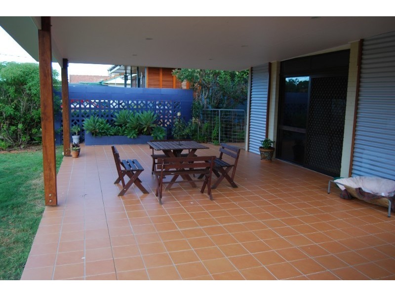 8 Glenshiel Street, Wynnum QLD 4178