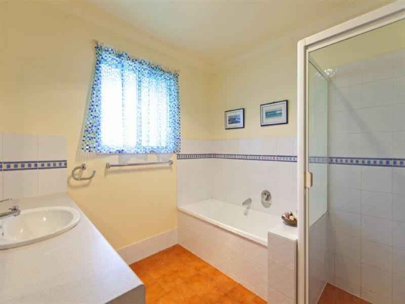 3 Hayley Street, Manly West QLD 4179