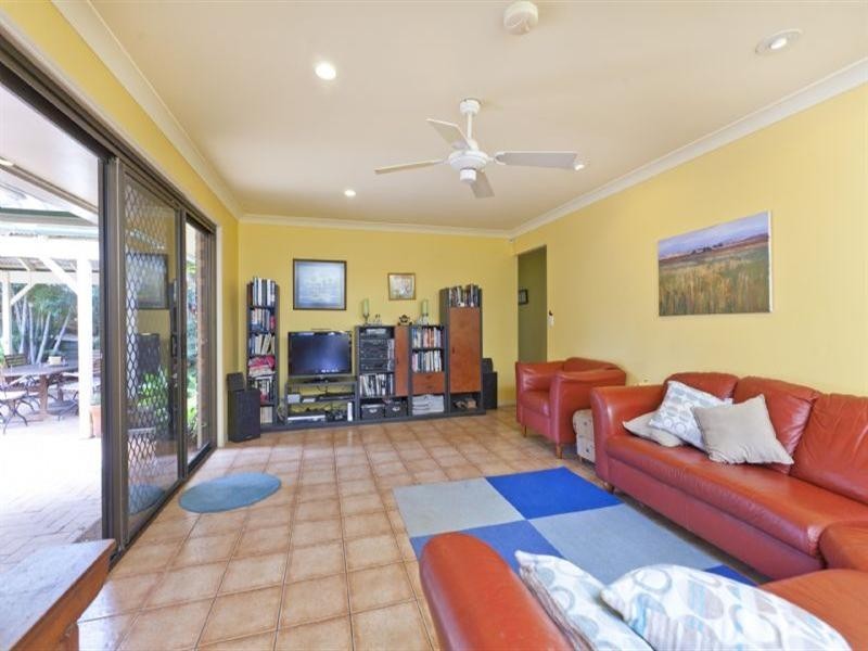 3 Hayley Street, Manly West QLD 4179