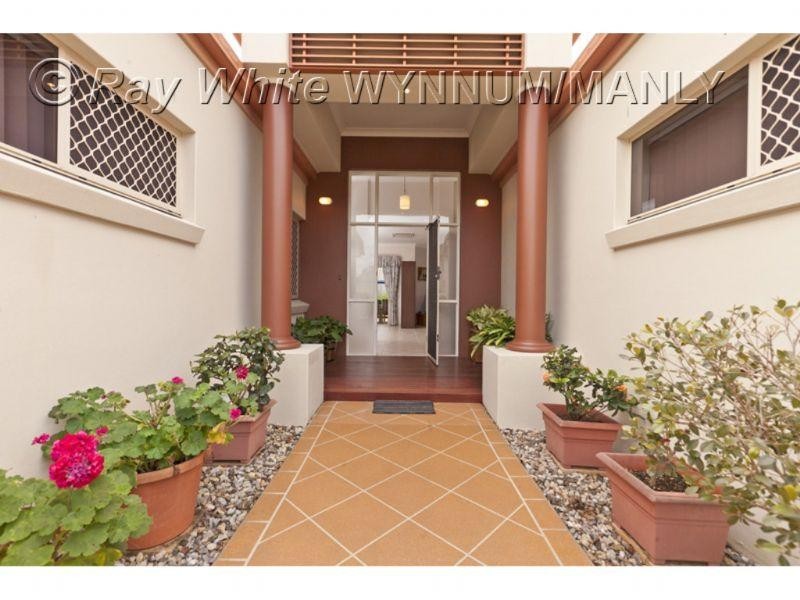 6 Summit Place, Wynnum West QLD 4178