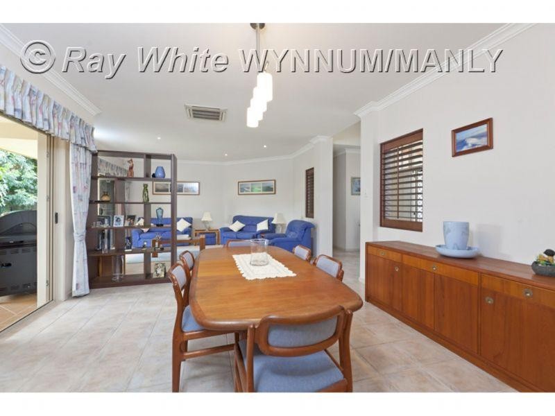 6 Summit Place, Wynnum West QLD 4178