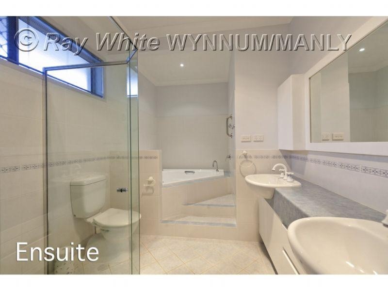 6 Summit Place, Wynnum West QLD 4178