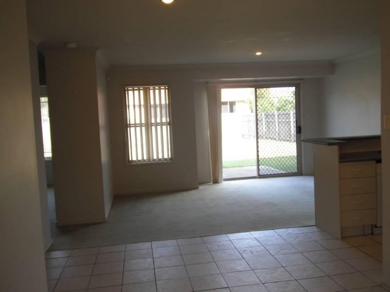 16 School Road, Wynnum West QLD 4178