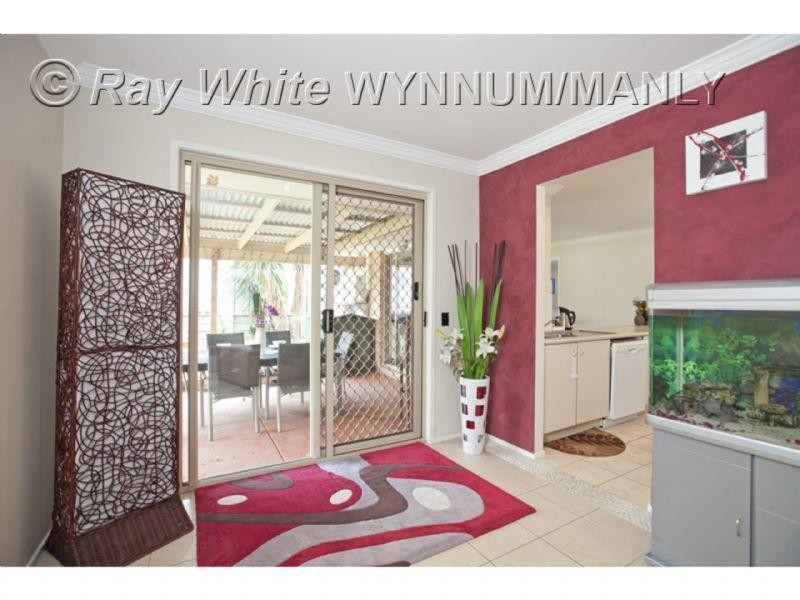 9 Holland Crescent, Wynnum West QLD 4178