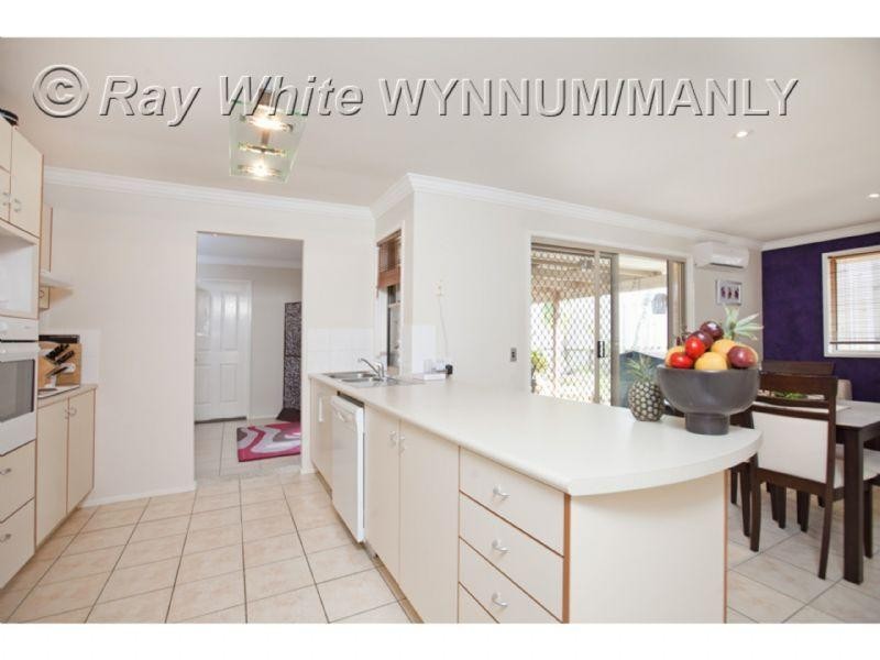 9 Holland Crescent, Wynnum West QLD 4178