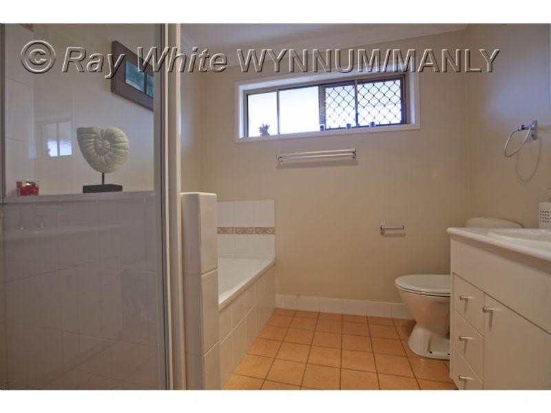 9 Holland Crescent, Wynnum West QLD 4178