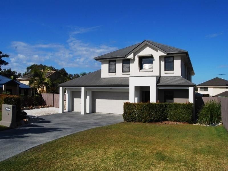 15 Fennessy Close, Wakerley QLD 4154