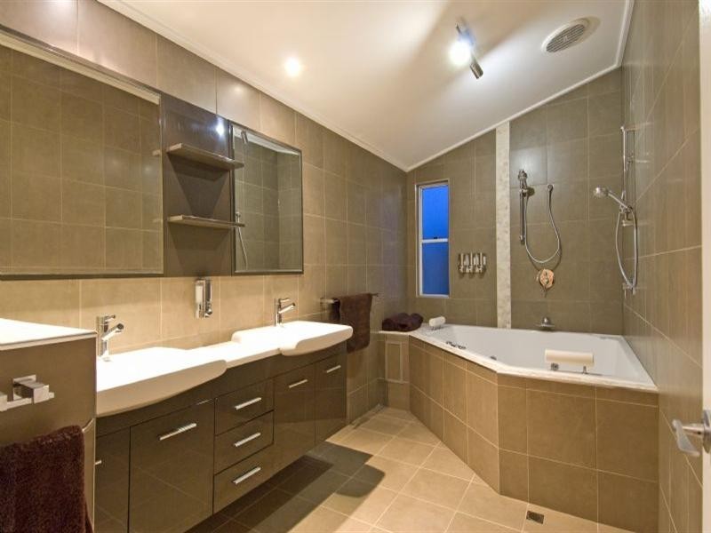 68 Wilde Street, Wynnum QLD 4178