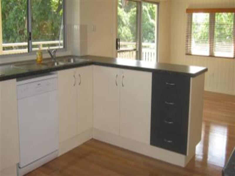 84 Haylock Street, Wynnum QLD 4178