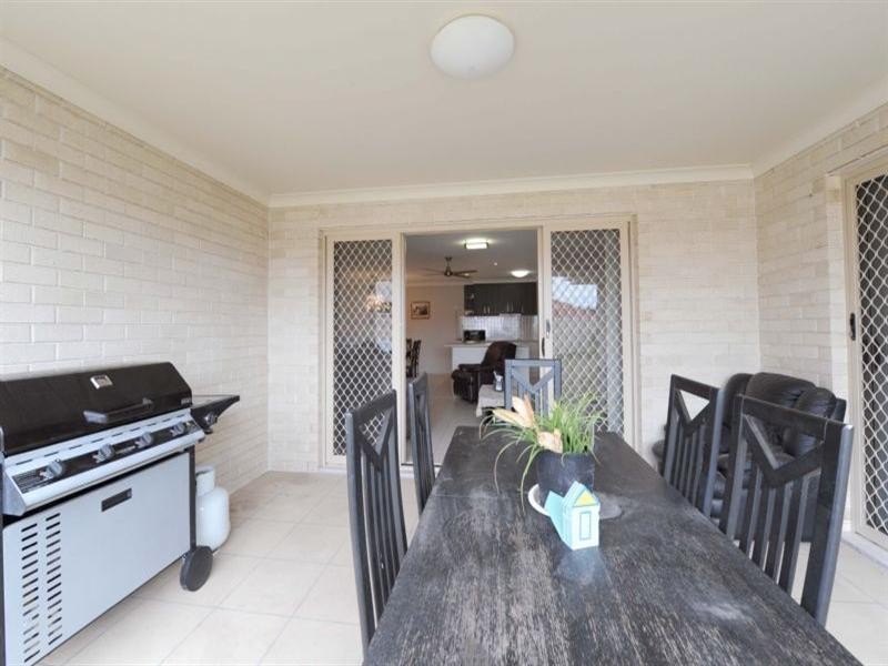 8 Venn Court, Wynnum West QLD 4178