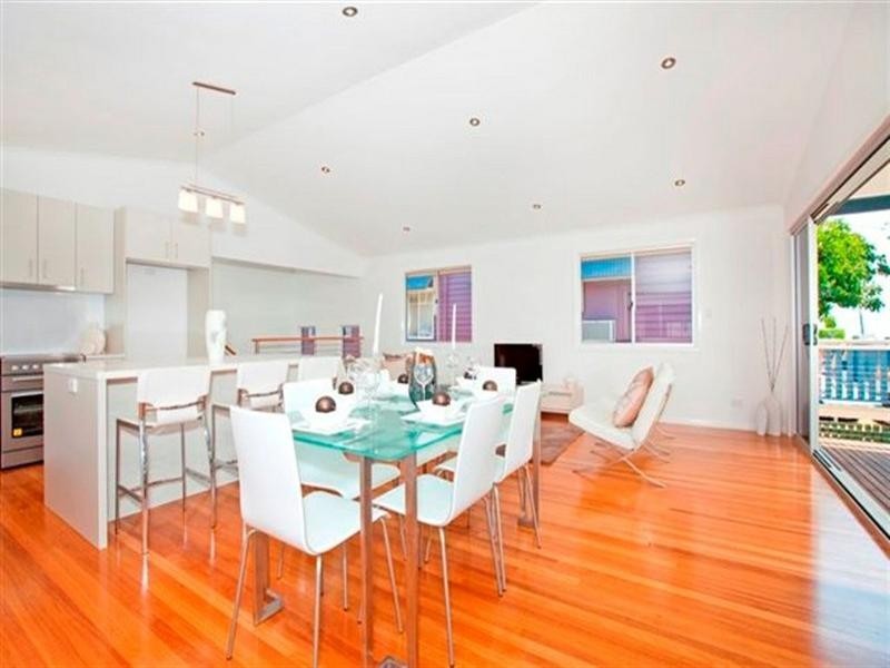 104 Gordon Parade, Manly QLD 4179