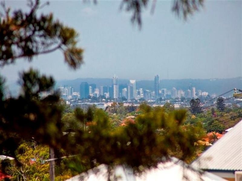 104 Gordon Parade, Manly QLD 4179