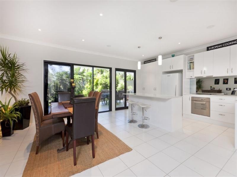 53 Peel Street, Manly QLD 4179