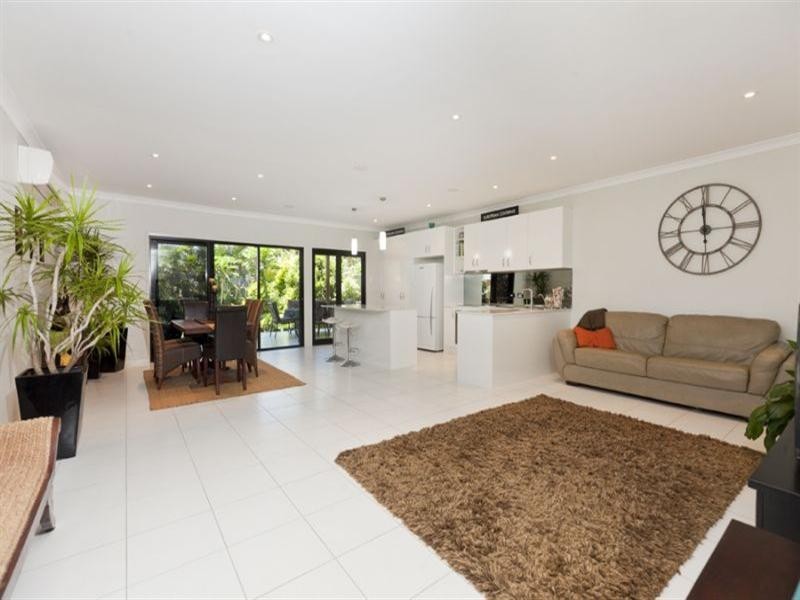 53 Peel Street, Manly QLD 4179
