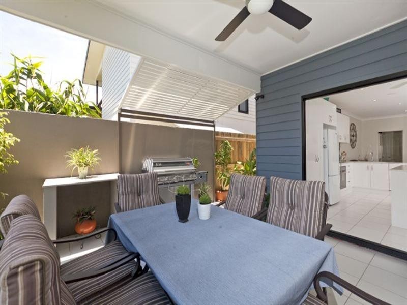 53 Peel Street, Manly QLD 4179