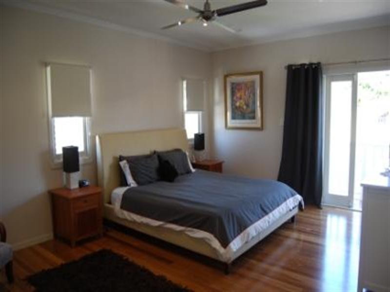 100 Melville Terrace, Manly QLD 4179