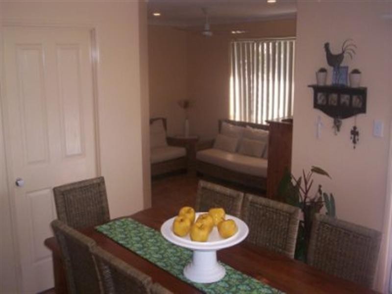 1 Gladebourne Crescent, Victoria Point QLD 4165