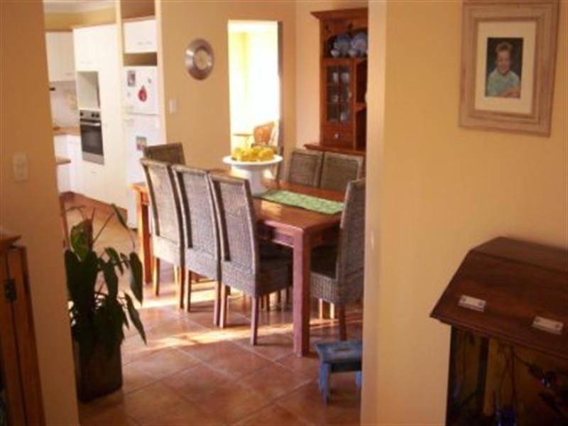 1 Gladebourne Crescent, Victoria Point QLD 4165