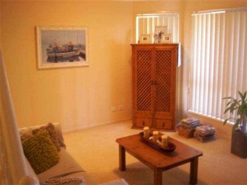 1 Gladebourne Crescent, Victoria Point QLD 4165