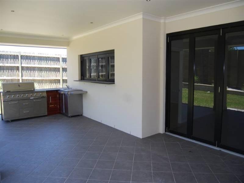 4 Habitat Drive, Wakerley QLD 4154