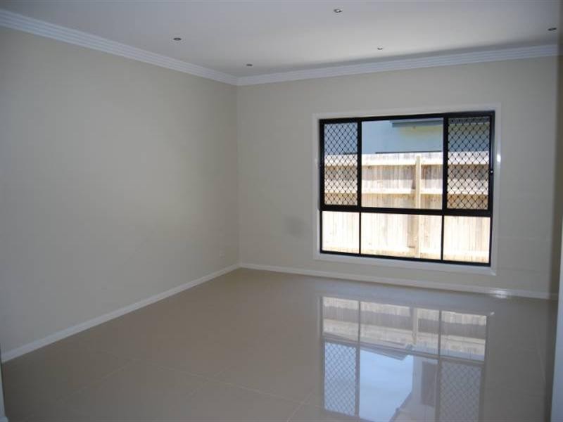 4 Habitat Drive, Wakerley QLD 4154