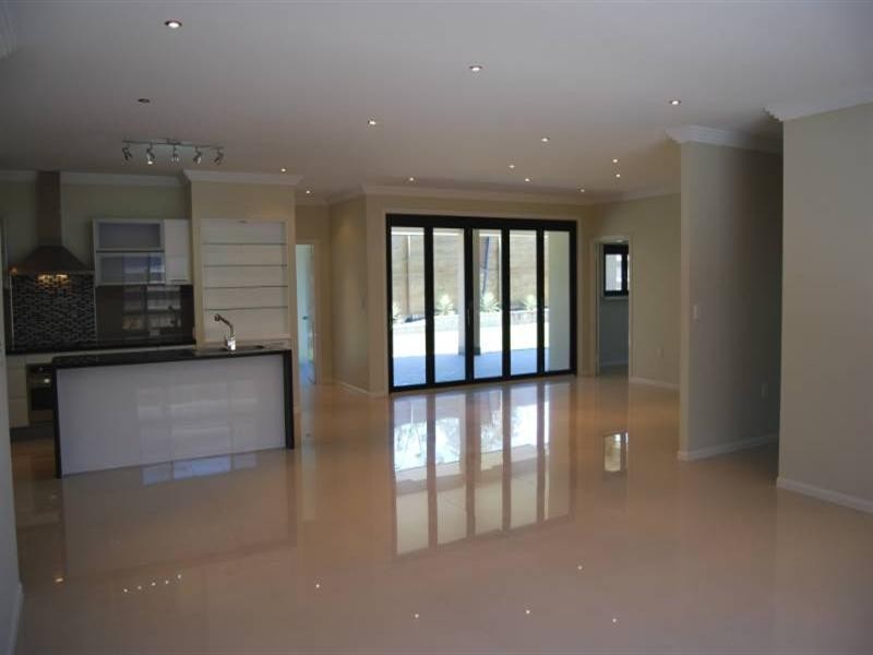 4 Habitat Drive, Wakerley QLD 4154