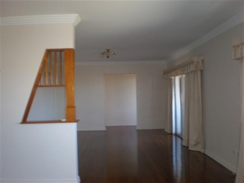 33 Melville Terrace, Manly QLD 4179