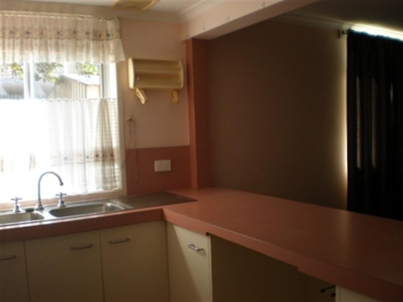 33 Melville Terrace, Manly QLD 4179