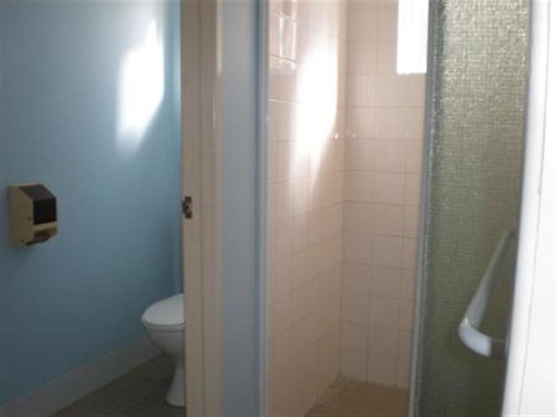 33 Melville Terrace, Manly QLD 4179