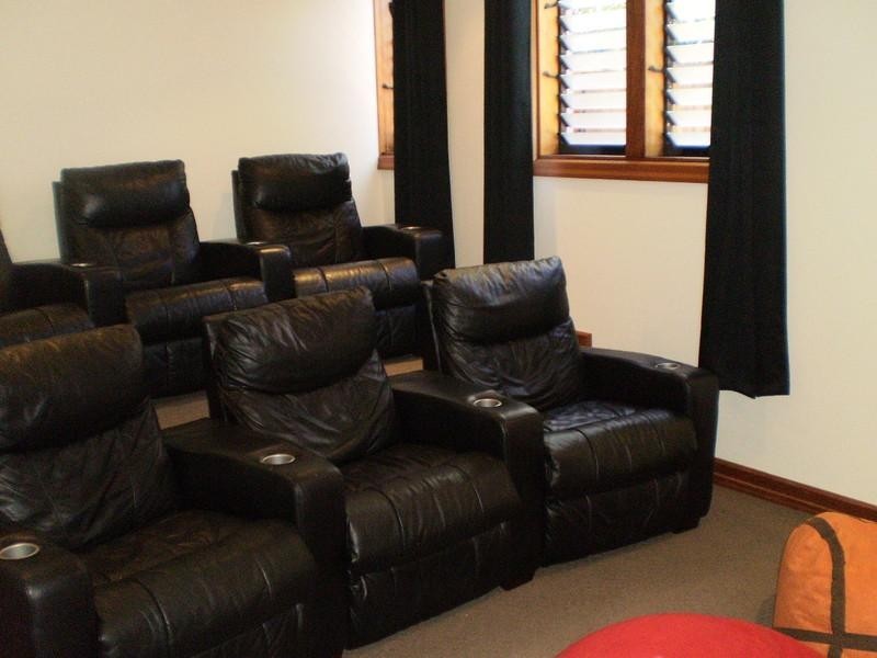 106 Stradbroke Avenue, Wynnum QLD 4178