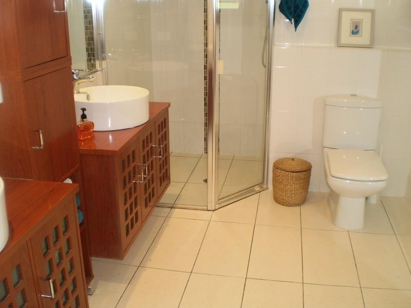 106 Stradbroke Avenue, Wynnum QLD 4178