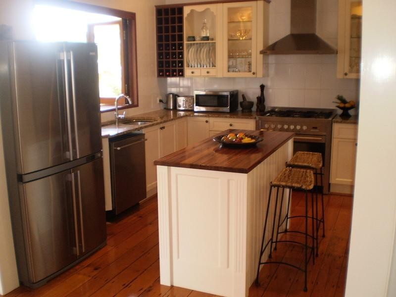 106 Stradbroke Avenue, Wynnum QLD 4178