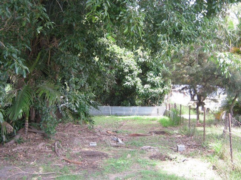 33 Kianawah Road, Wynnum West QLD 4178