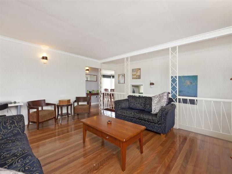 37 Banoon Drive, Wynnum QLD 4178