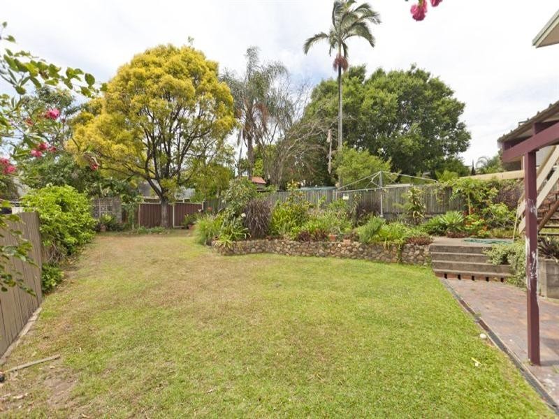 37 Banoon Drive, Wynnum QLD 4178