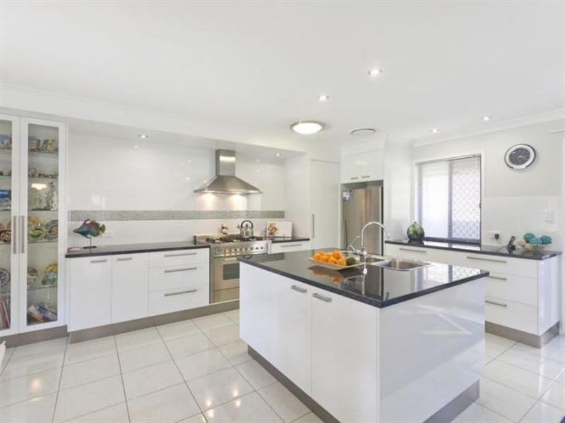 6 Figtree Place, Wakerley QLD 4154