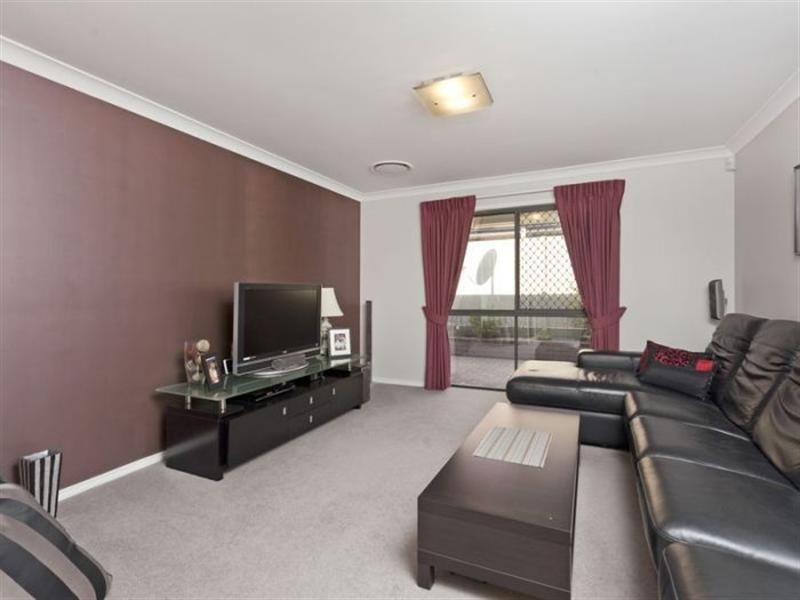 6 Figtree Place, Wakerley QLD 4154