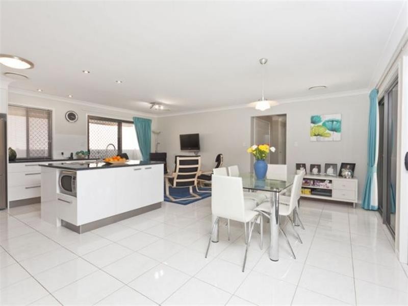 6 Figtree Place, Wakerley QLD 4154